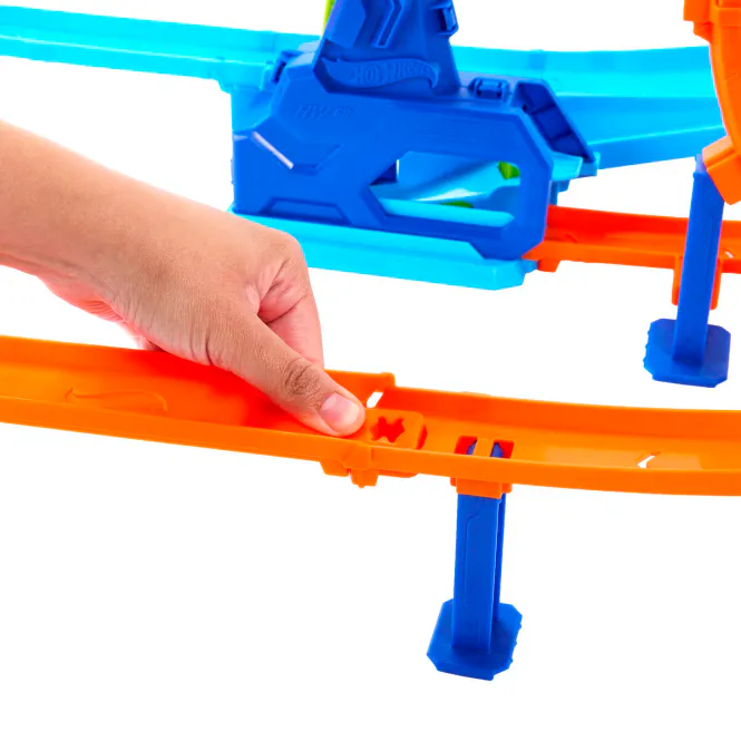 Hovedbilde Hot Wheels bilbane med dobbel loop