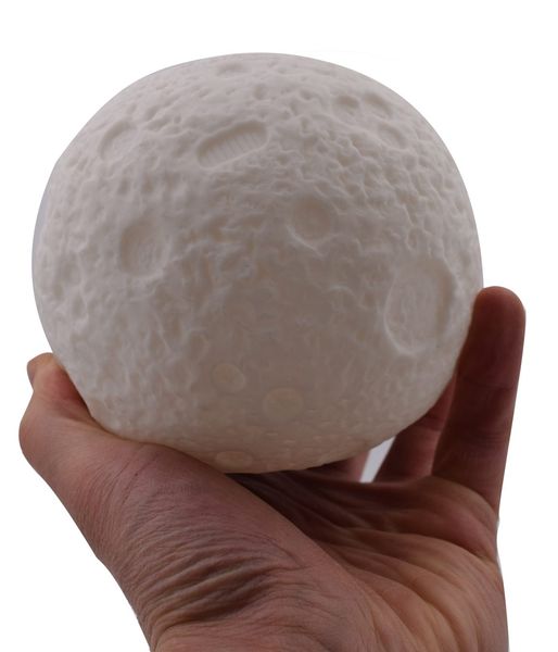 Fargeskiftende Månelampe med Fjernkontroll